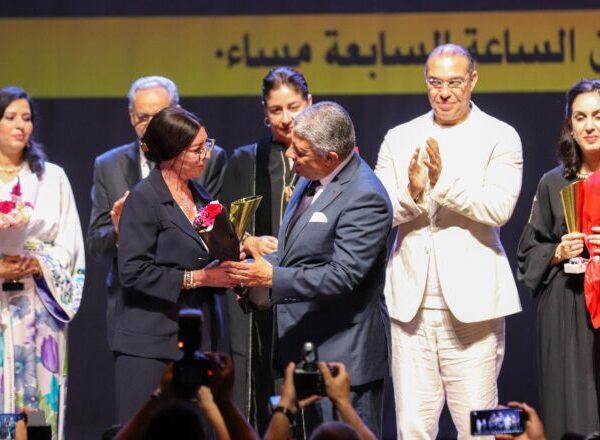 تكريم حليمة عسالي.”مفخرة” حزب الحركة الشعبية في” ليلة الوفاء لنساء متألقات من بلادي”