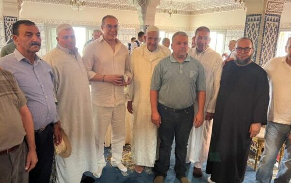 Le secrétaire général du parti du Mouvement Populaire, M. Mohamed Ouzzine, à Chichaoua… pour présenter ses condoléances suite au décès de l’une des figures politiques de la province, feu Hajj Amara Aâmara